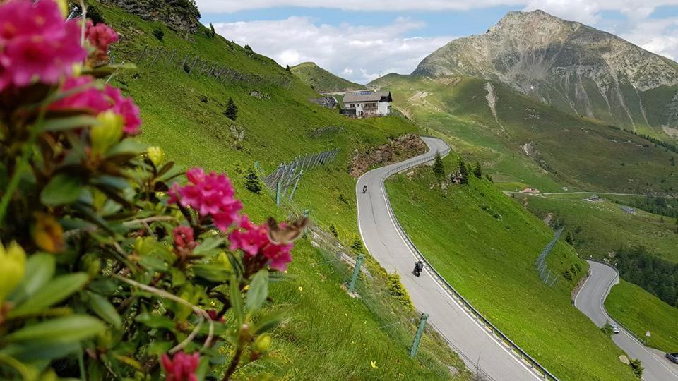 Enzianhuette Berggasthaus San Leonardo in Passiria Zewnętrze zdjęcie