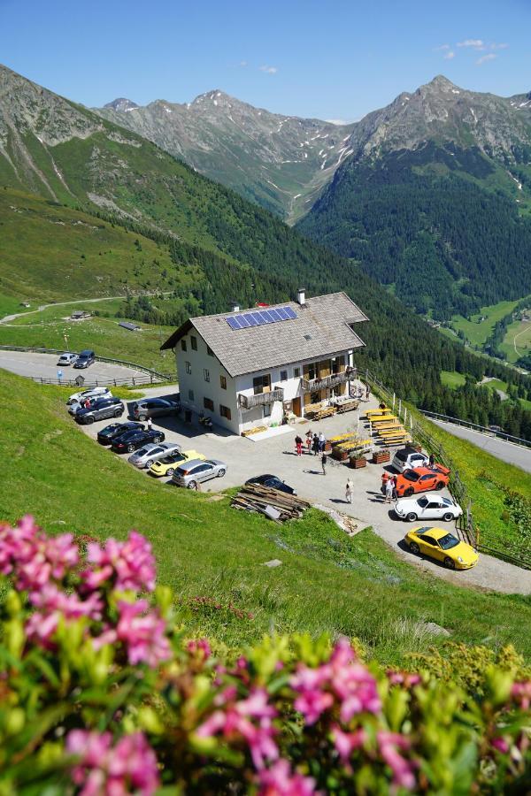 Enzianhuette Berggasthaus San Leonardo in Passiria Zewnętrze zdjęcie
